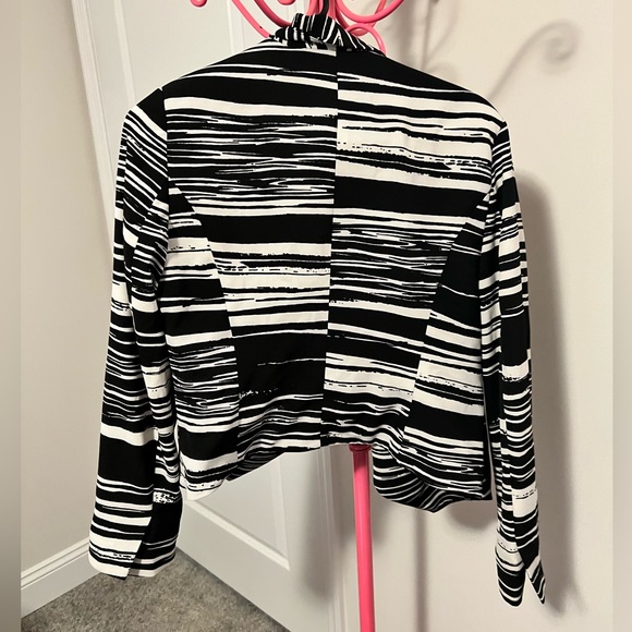 Women’s Black & White Medium Blazer - Picture 2 of 3